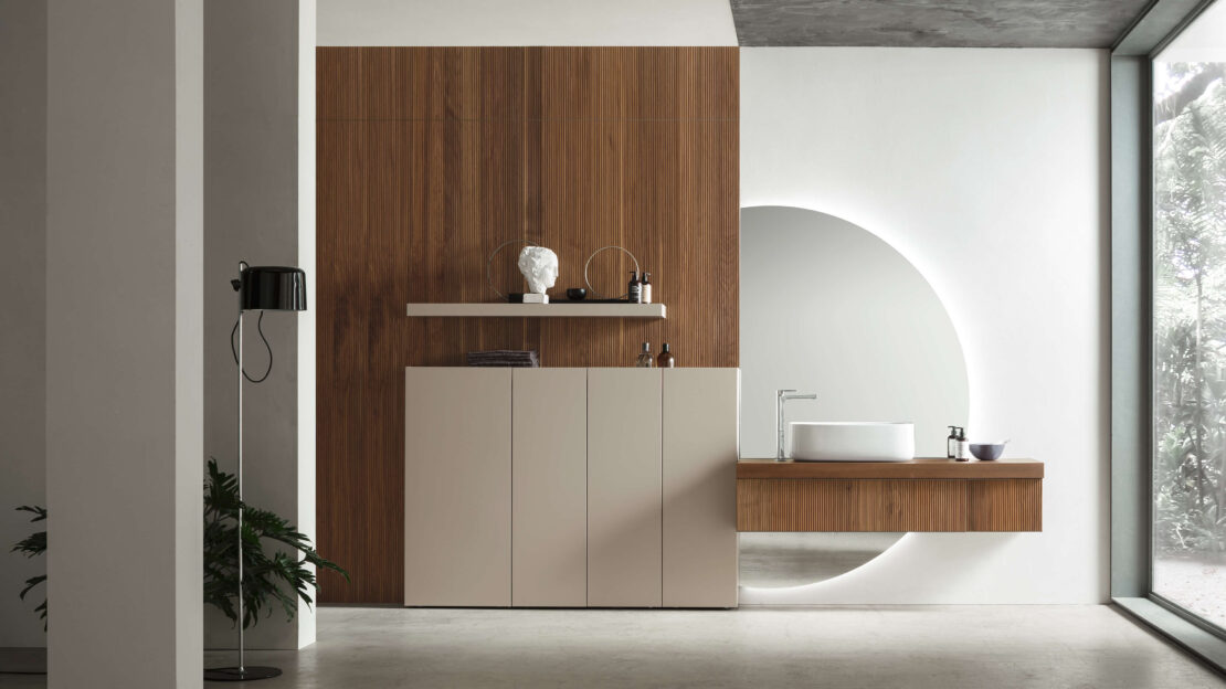 parete bagno con boiserie legno