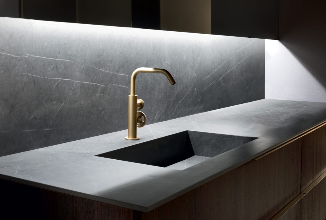 illuminazione bagno sotto  pensile