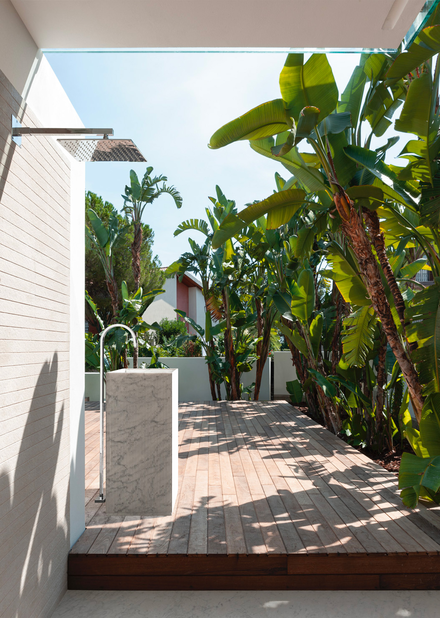 lavabo-freestanding-outdoor