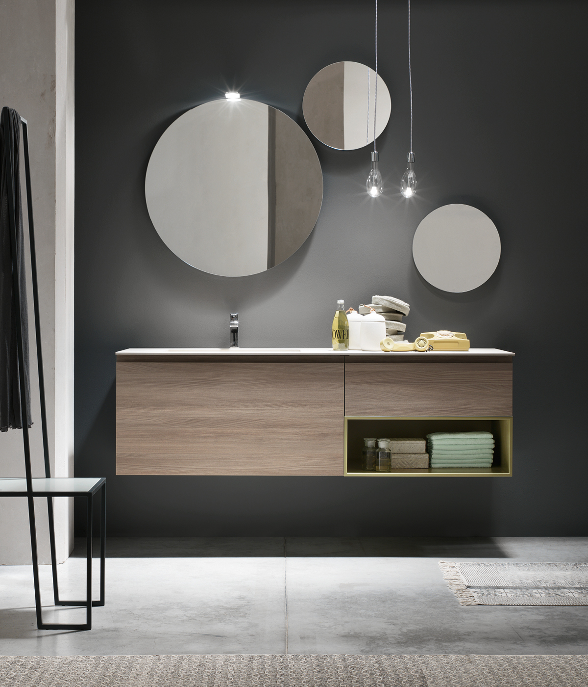 specchio bagno con faretto